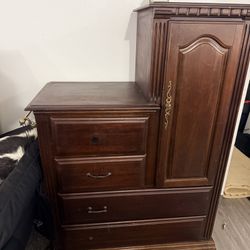 Universal Broadmoore Armoire