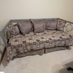 DAYBED with TRUNDLE and TWO TWIN MATTRESSES in very good condition