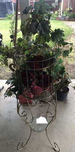 Table With Decor Bird Cage 