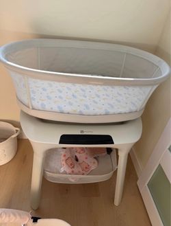 4Moms Mamaroo Rocking Bassinet