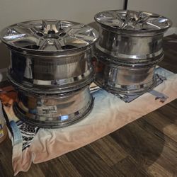 Ford 18x7.5 Chrome PVD 6 Lug