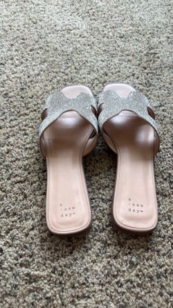 A New Day woman’s sandals
