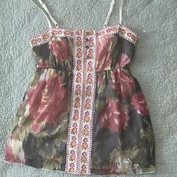 Lulumari  Floral Top  Size  Small