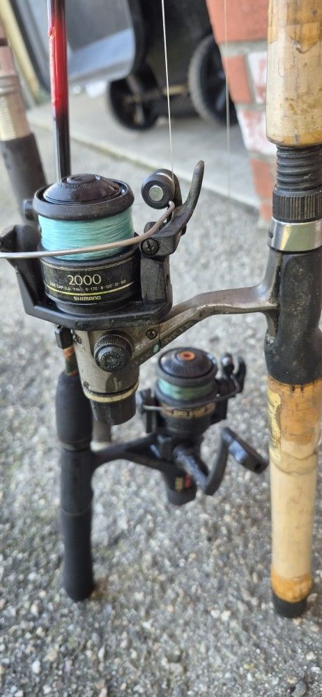 Fishing Poles/ Ugly Sticks And One Ocean Pole Zebco 7.6 Medium Heavy