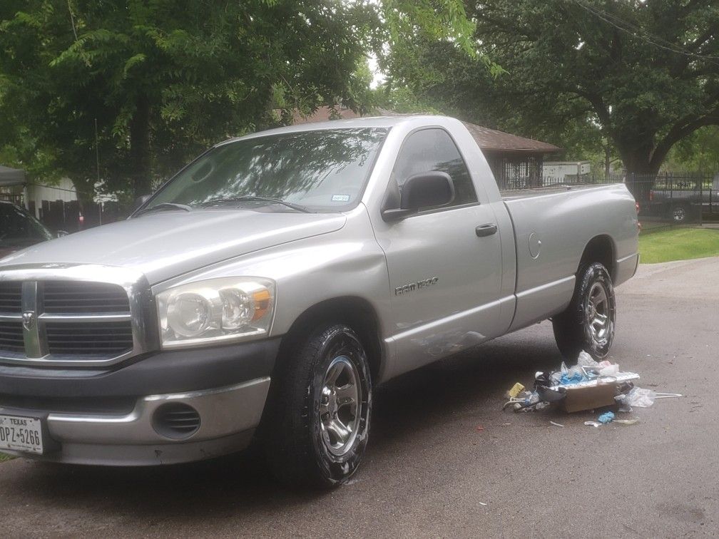 2007 dodge p/u 4.7eng truck runs & drive great fair price, normal wear good year