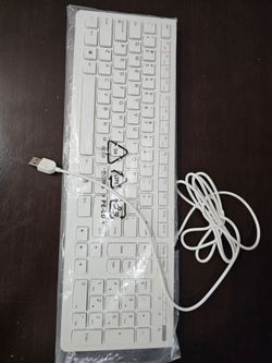White Wired USB Full-Size Keyboard
