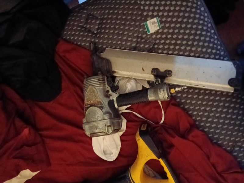 Hitachi Pressuiresed Nail Gun