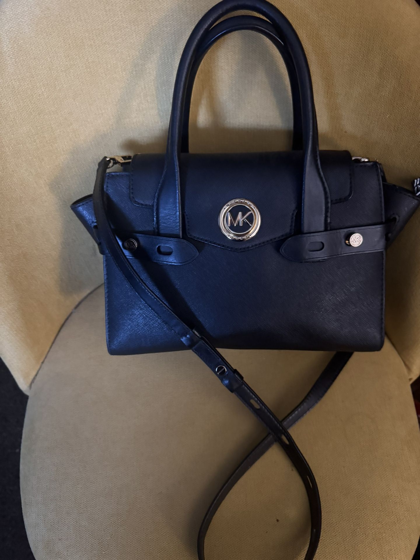 Michael Kors Medium Purse like New