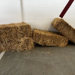4 Bundles Of Hay 