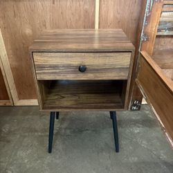 Compact Wood-Look Nightstand with Drawer & Open Shelf