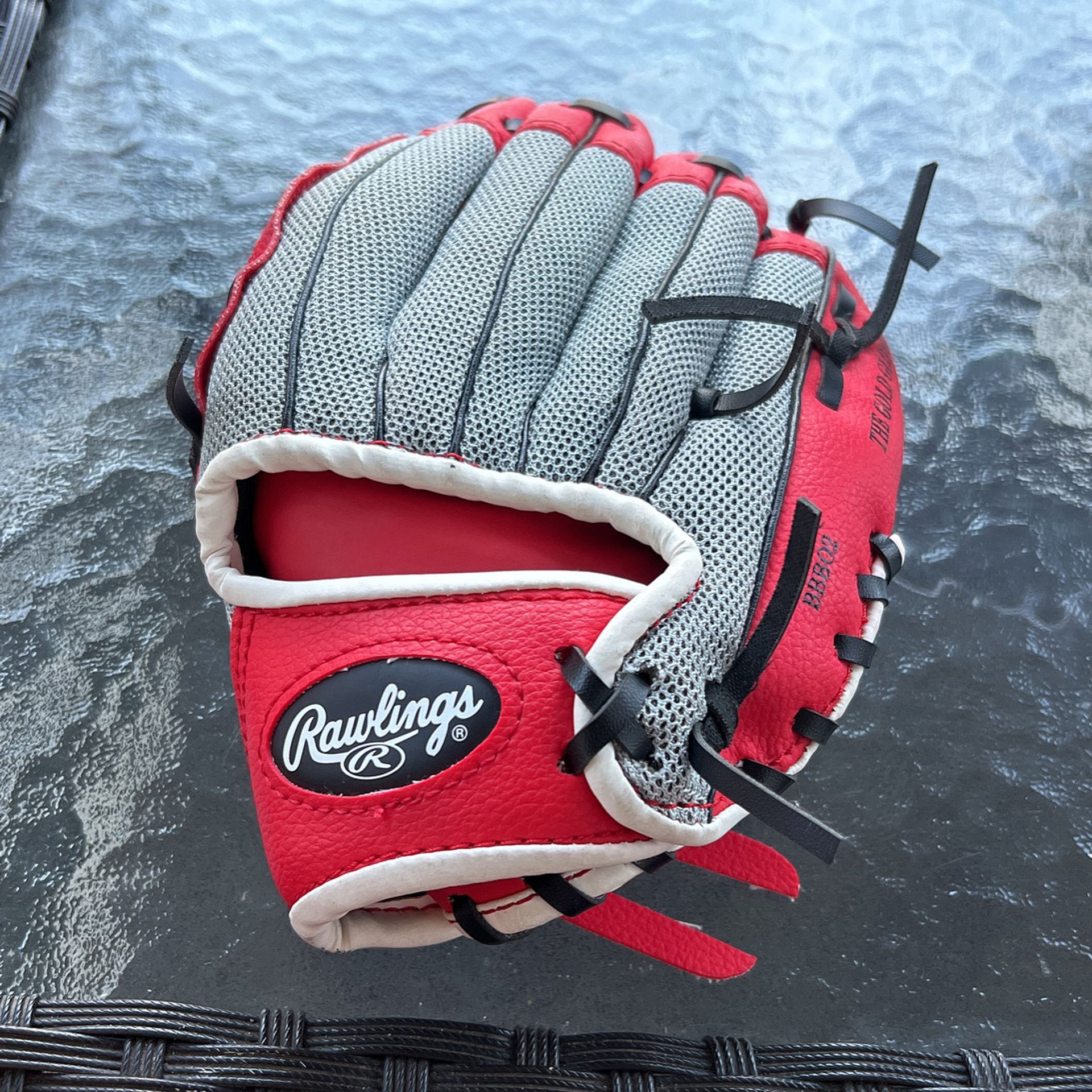 Baseball/T-ball Glove  Left Handed (youth Size)