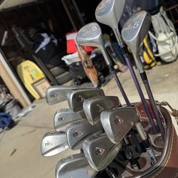 Taylormade Golf Clubs Full Set and Bag