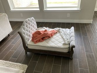 Elegant Pet Bed