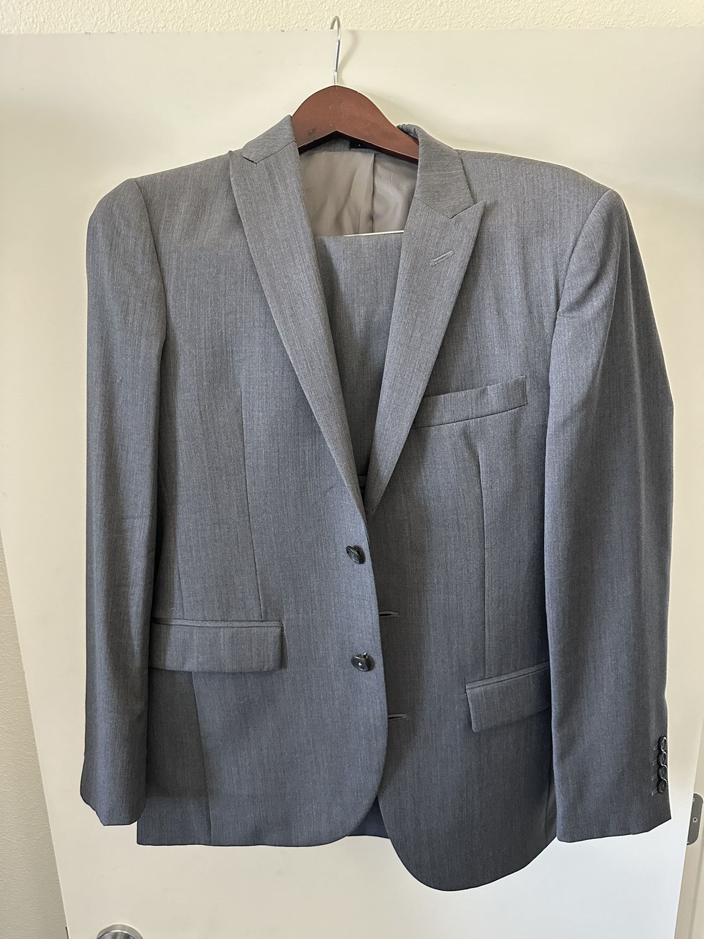 Free Suit - Gray - Jacket Is 38R, Pants Are Size 34 - Perfect Condition