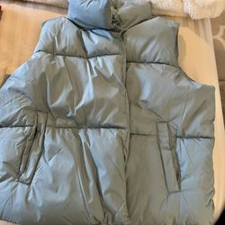 NWOT Old Navy Medium Tall Puffer Vest