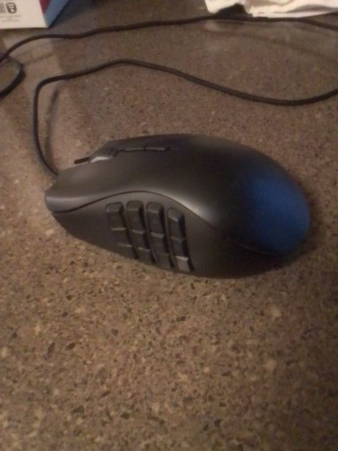 Razer Naga Gaming Mouse