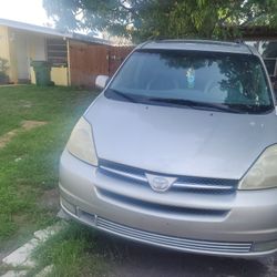 2005 Toyota Sienna