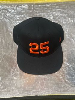 4 baseball hats 2 sf giants 2 atl braves