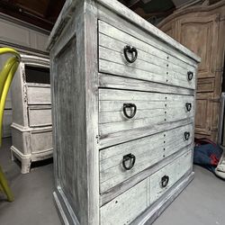 🌿 Rustic Farmhouse Solid Wood Dresser – Distressed Finish 🌿