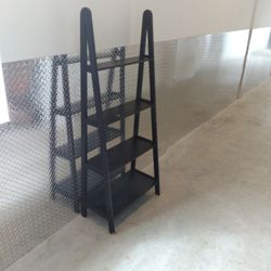 ITEM#4 Wood Ladder Bookcase 