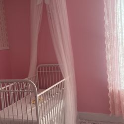 crib/bed canopy