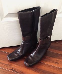 Boots for women, size # 6, gently used, in great condition!