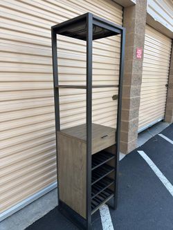 70” tall  cabinet / gabinete de 70” de alto