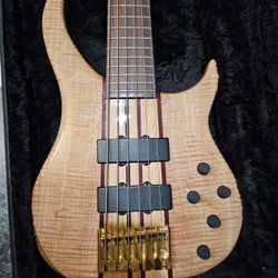 Peavey Cirrus 6 Bass USA