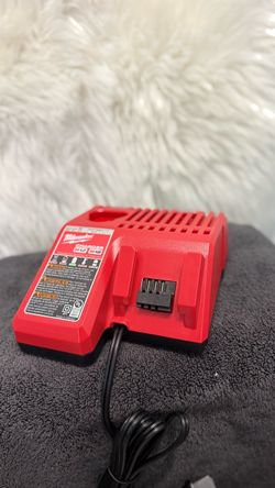 Milwaukee M12/M18 Battery Charger