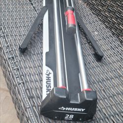 Husky 28 in. Professional Tile Cutter, with Carrying bag included.