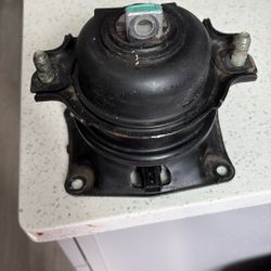 Honda Odyssey Back Rear Motor Mount