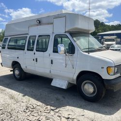 2001 Ford E-350