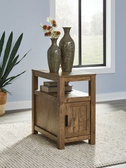 Fendenmore Brown Chair Side End Table (Online Special Price)