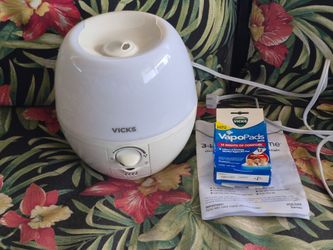 Vicks 3-in-1 SleepyTime Cool Mist Humidifier & Nightlight