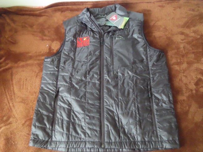 L.L. Bean Vest Mens L Full Zip Primaloft Black Packaway NWT (business patch)