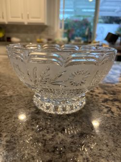 Decorative Cut Glass Bowl – Crystal Style Serving Bowl / Centerpiece