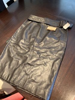 Authentic vintage FÉRAUD leather skirt