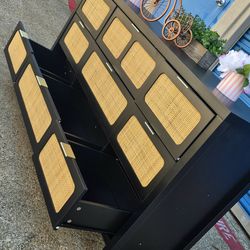 STUNNING 9 DRAWERS DRESSER IN BLACK & RATTAN DETAILS BRAND NEW ASSEMBLED 60X17X33 GOLD HARDWARE