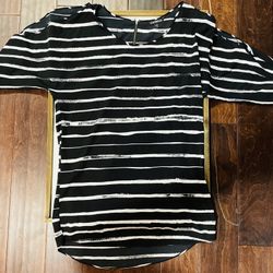 Express Women’s Small Black & White Striped Long Sleeve Shirt/Dress; 100% Polyester; Black Body with White Horizontal Stripes and Gold Zipper Closure