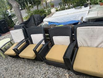 Patio Chairs / Furniture Set Of 6 Gorgeous Pieces