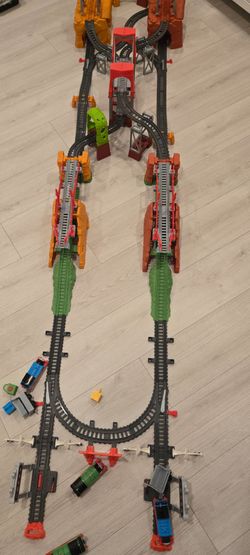 Thomas & Friends  Motorized Train Set