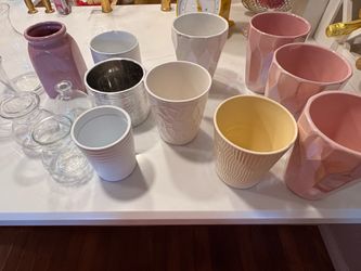 13 decorative pots and vases