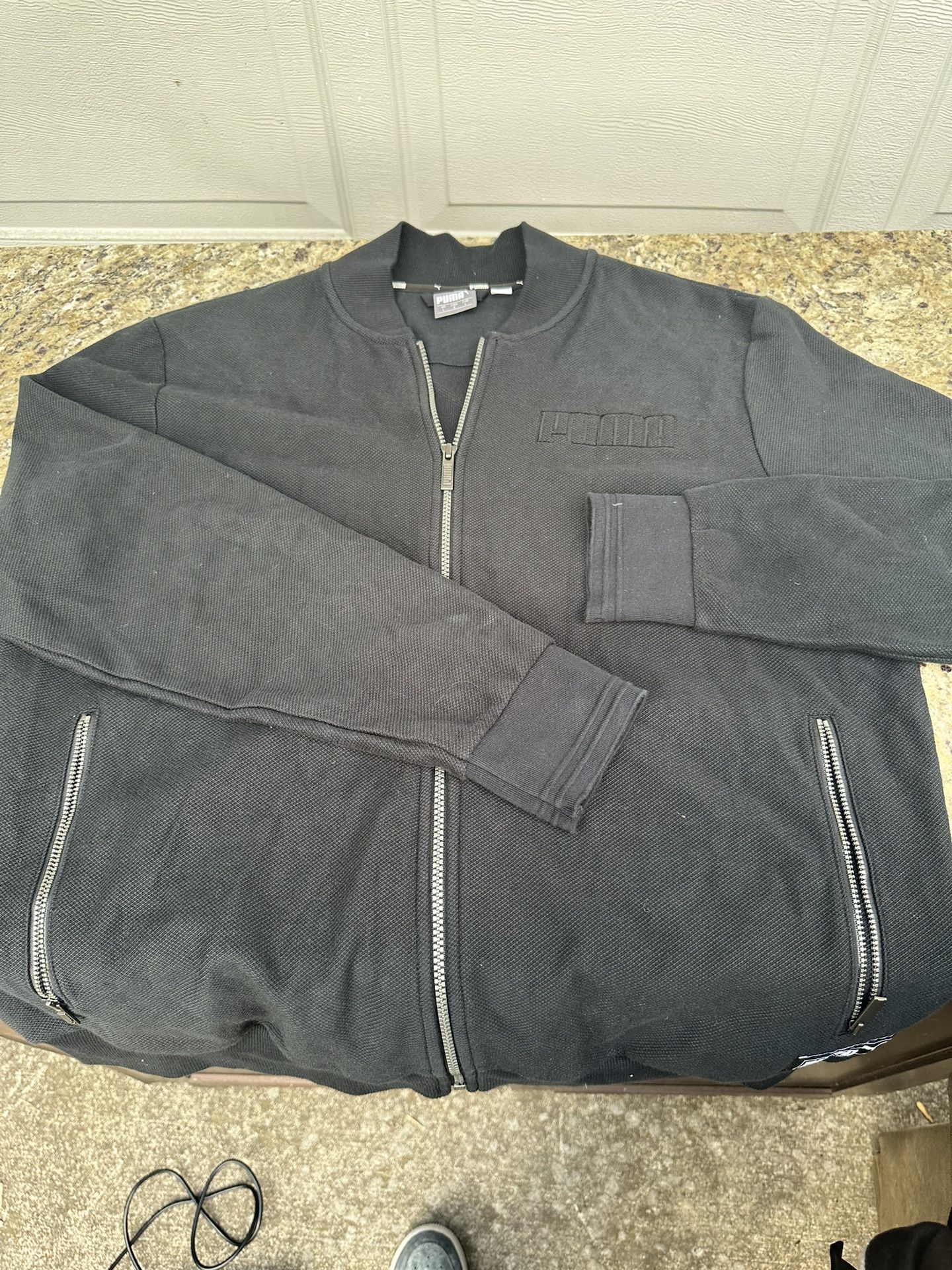 Brand New Puma Jacket, SIZE Large