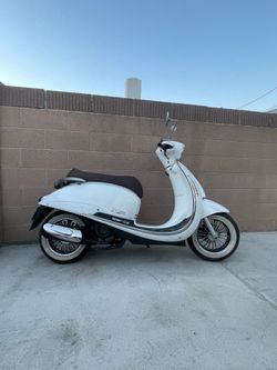 Motobi Italian Vespa scooter 200cc