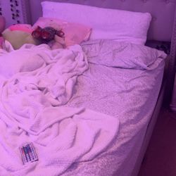 Queen Size Bedroom Set