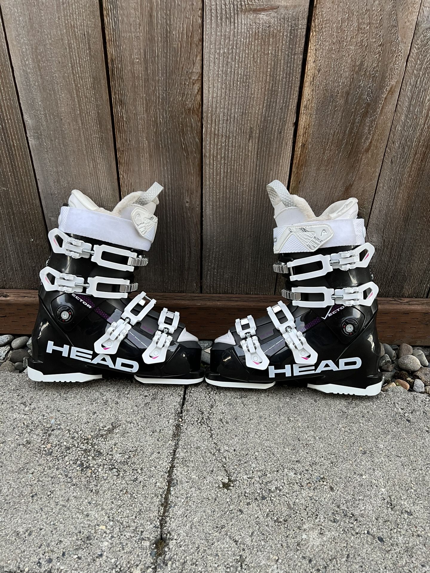 ski boots size 24.5