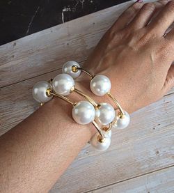 White beaded bracelet