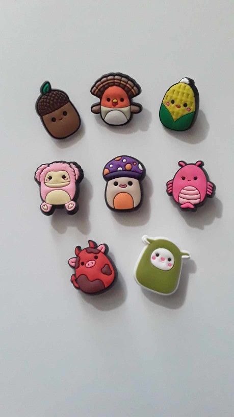SQUISHMALLOWS CROC CHARMS