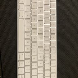 Apple Magic Keyboard 