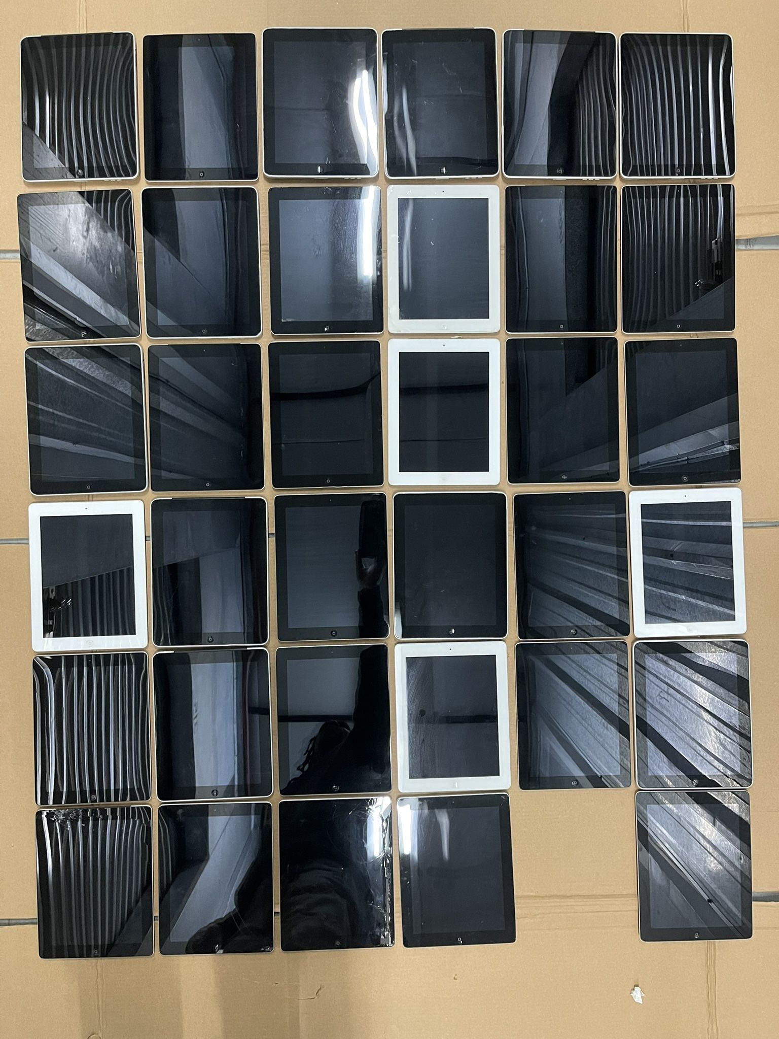 35 Old iPads (parts Or Repair) LOT